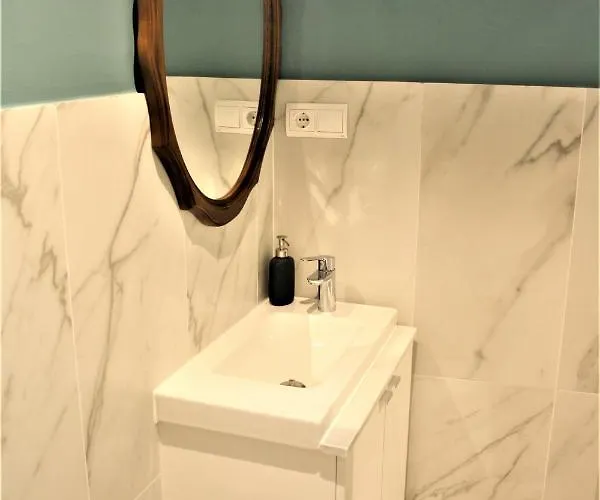 Housingleon - Turistico Nama Хостел *